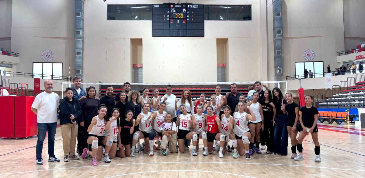 ÇOMÜ Spor Kulübü Voleybolda Çifte Galibiyetle Sezona Damga Vurdu fotoğraf 2