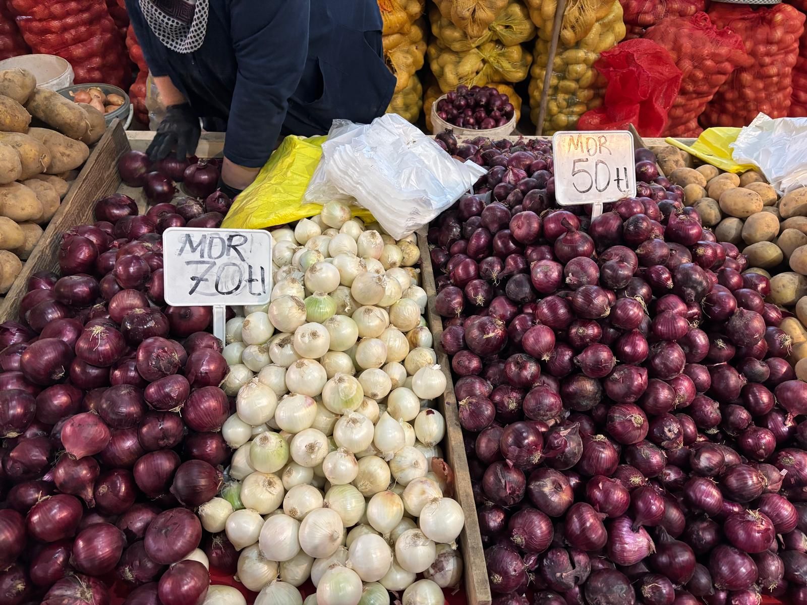 Biga’da güneş pazara hareket getirdi! Peki fiyatlar nasıl?