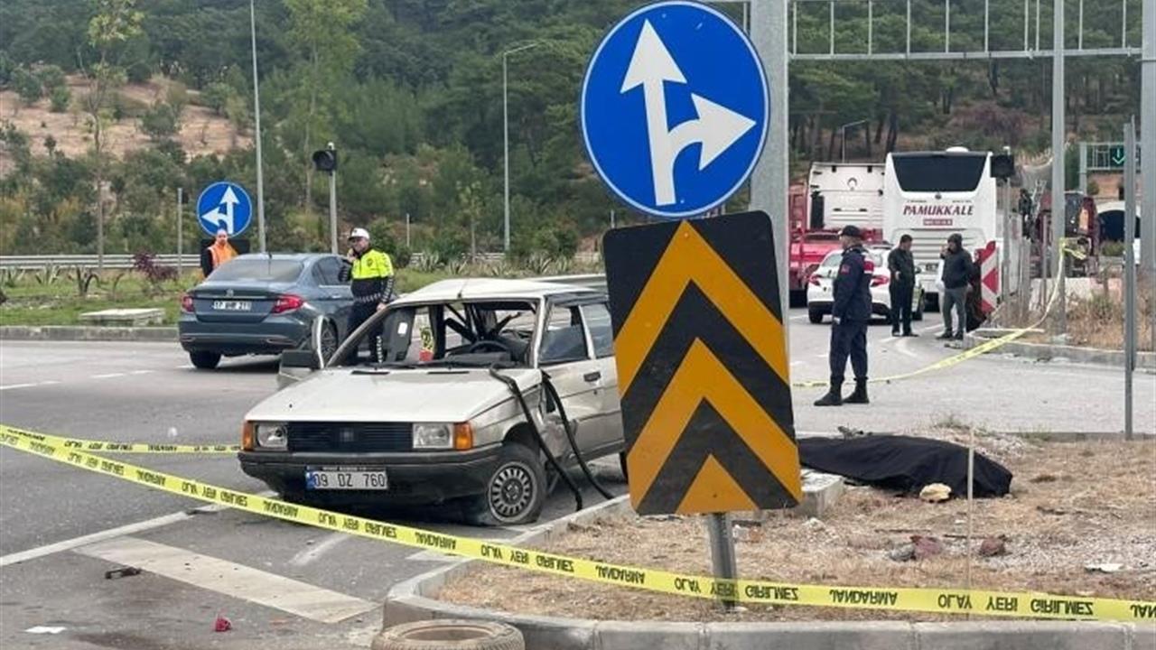 Çanakkale Ayvacık'ta meydana gelen kazada otomobil ile otobüs çarpıştı, 2 kişi hayatını kaybetti.