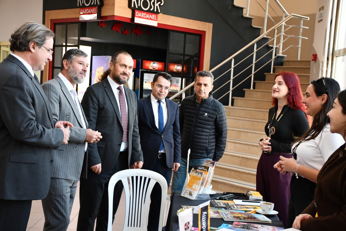 ÇOMÜ’de “Şehre ve Üniversiteye Hoş Geldin Tanıtım Günleri” Başladı fotoğraf 13