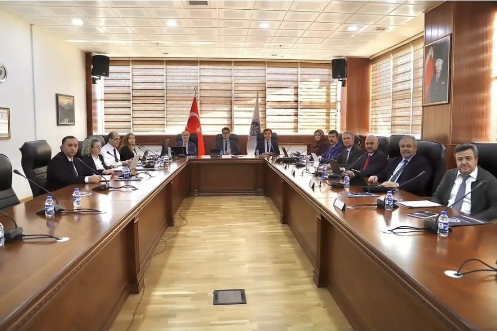 ÜAK Yönetim Kurulu Toplantısı Ardahan Üniversitesi Ev Sahipliğinde Gerçekleştirildi fotoğraf 1