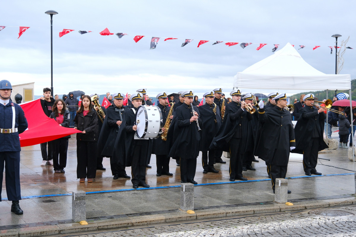 Çanakkale’de 29 Ekim Cumhuriyet Bayramı Törenle Kutlandı fotoğraf 6