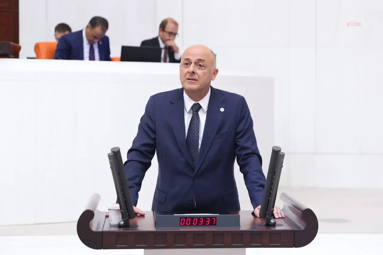 Özlale: Taha Çakmak'ın istifası daha geniş bir ilişki ağının araştırılması gerektiğini gösteriyor