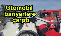 Otomobil bariyerlere çarptı