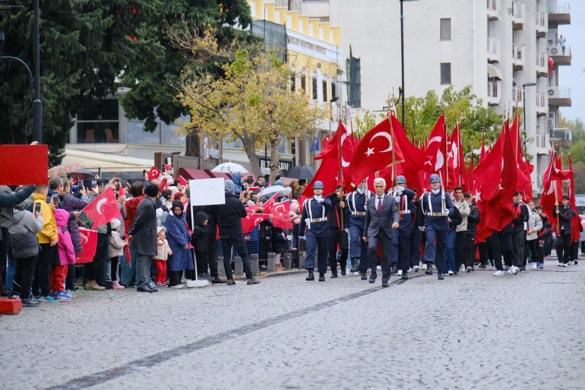 Çanakkale’de 29 Ekim Cumhuriyet Bayramı Törenle Kutlandı fotoğraf 16