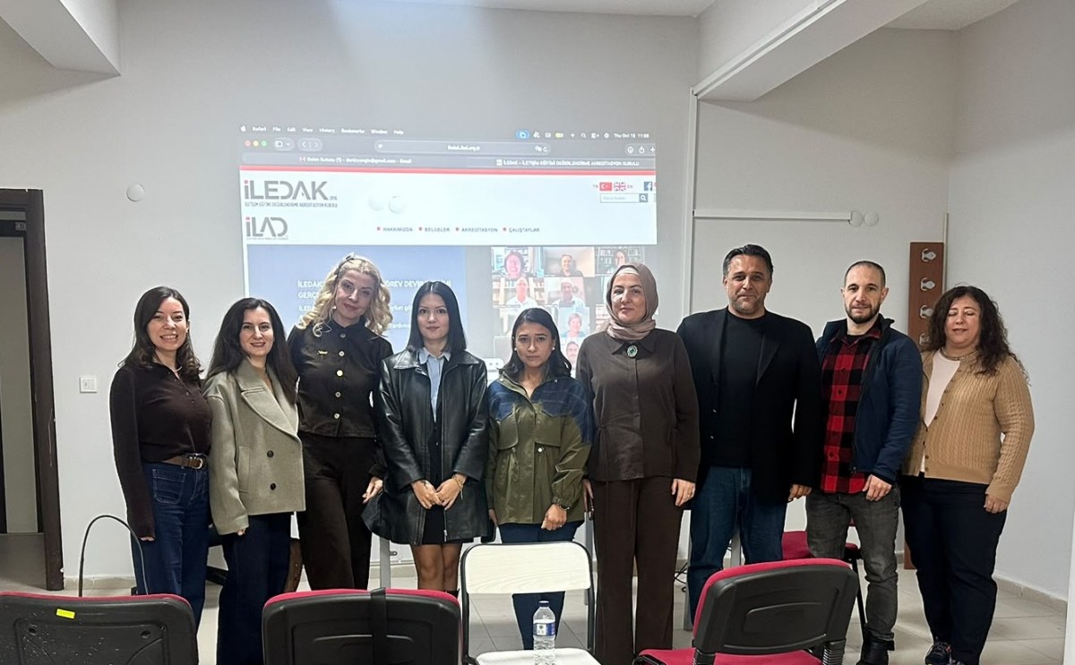 ÇOMÜ’de Eğitimde Kaliteyi Güçlendiren Akreditasyon Buluşması fotoğraf 4