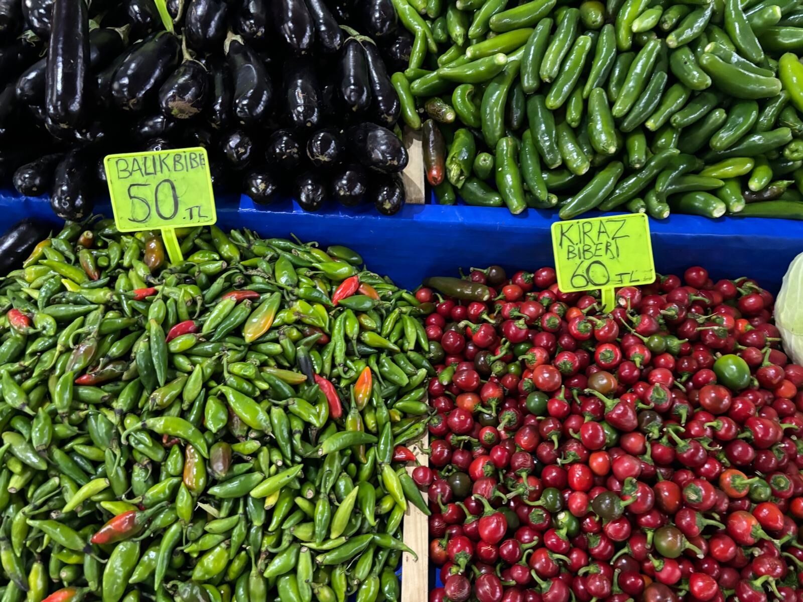 Biga’da yağmur da var, fiyat takibi de...