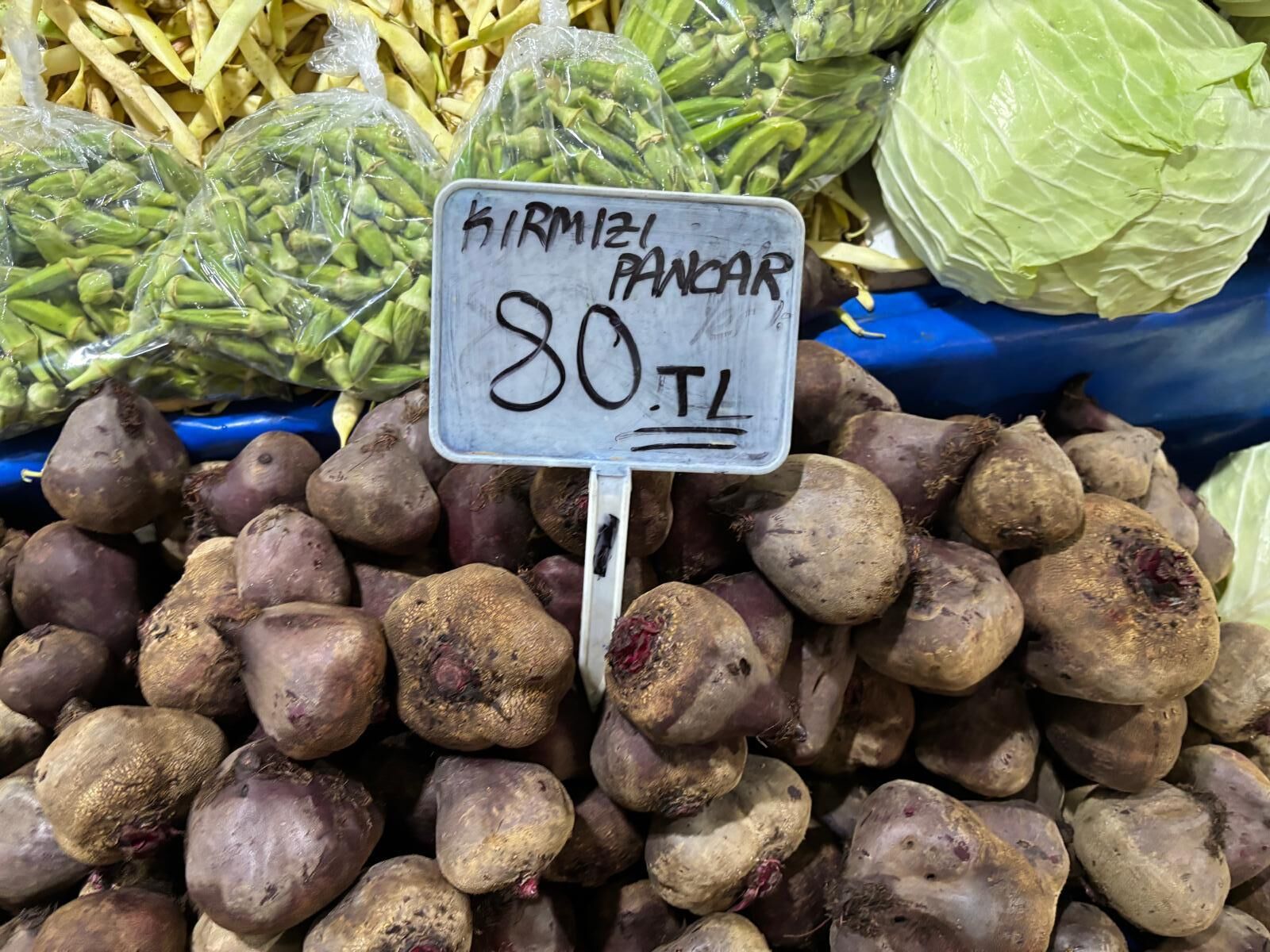 Biga’da tezgâhlar bu hafta böyle!