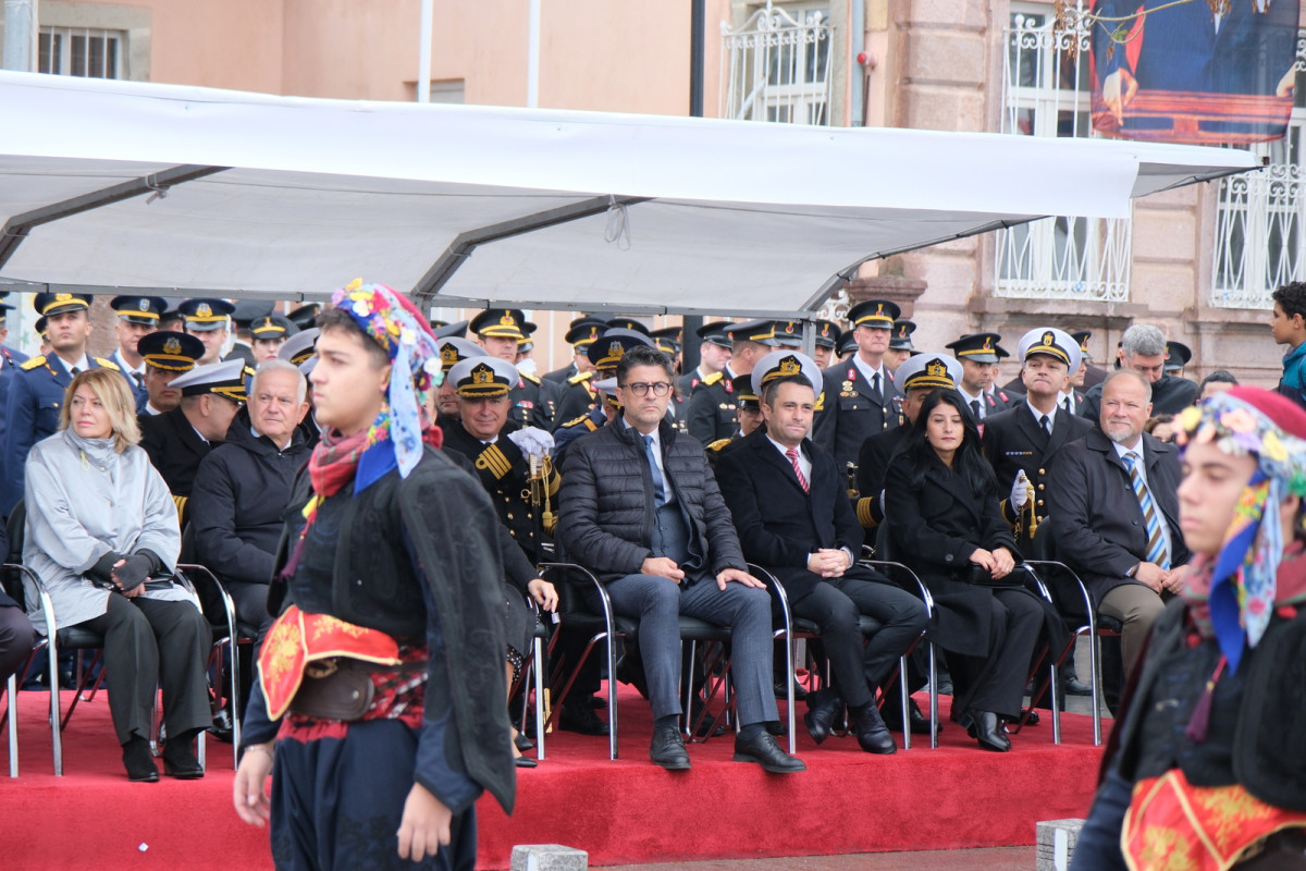 Çanakkale’de 29 Ekim Cumhuriyet Bayramı Törenle Kutlandı fotoğraf 7
