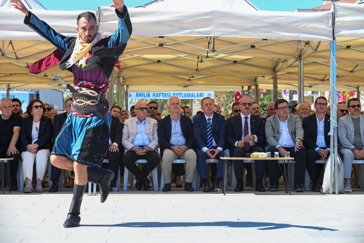 Ahilik Haftası Kutlamaları Çanakkale’de Başladı: ÇOMÜ, Geleceğin Usta ve Zanaatkârlarına Öncülük Ediyor fotoğraf 2