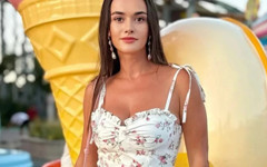 Hande Soral’ın gala tarzı olay oldu! Transparan pantolonu beğenilmedi