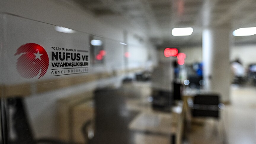 Nüfus müdürlüklerinde sürücü belgesi yenileme yoğunluğu yaşandı