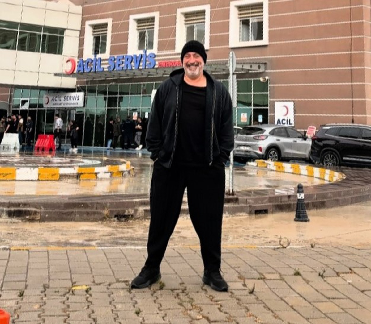 Kalp krizi sonrası anjiyo olan Cem Yılmaz, kontrol için ÇOMÜ Hastanesi'ne geldi