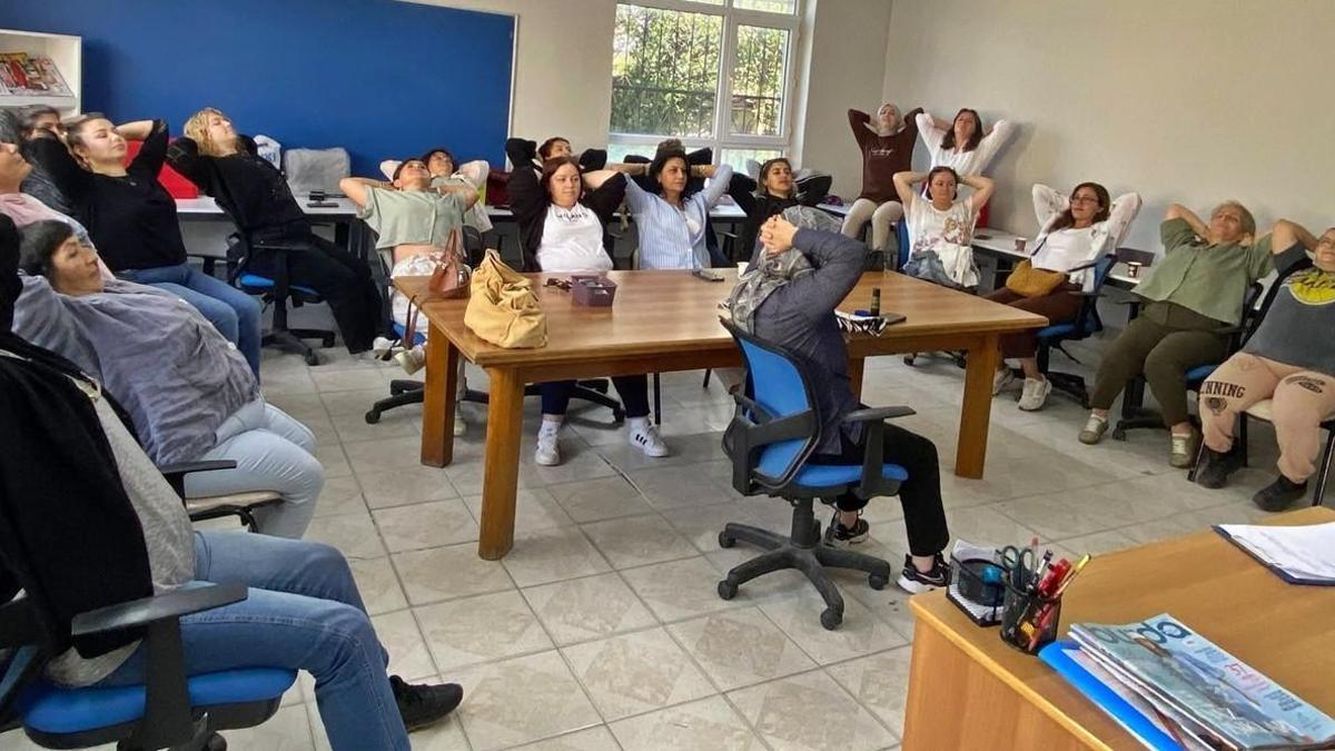 Gelibolu'da Dünya Artrit Günü kapsamında eklem sağlığı eğitimi düzenlendi