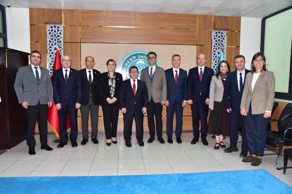 ÇOMÜ Rektörü Prof. Dr. Ramazan Cüneyt Erenoğlu, TÜB 26. Üst Kurul Toplantısı’na Katıldı fotoğraf 5