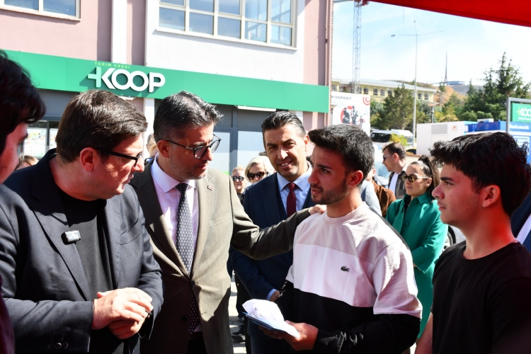 ÇOMÜ’de Şehre ve Üniversiteye Hoş Geldin Tanıtım Günleri Gerçekleştirildi