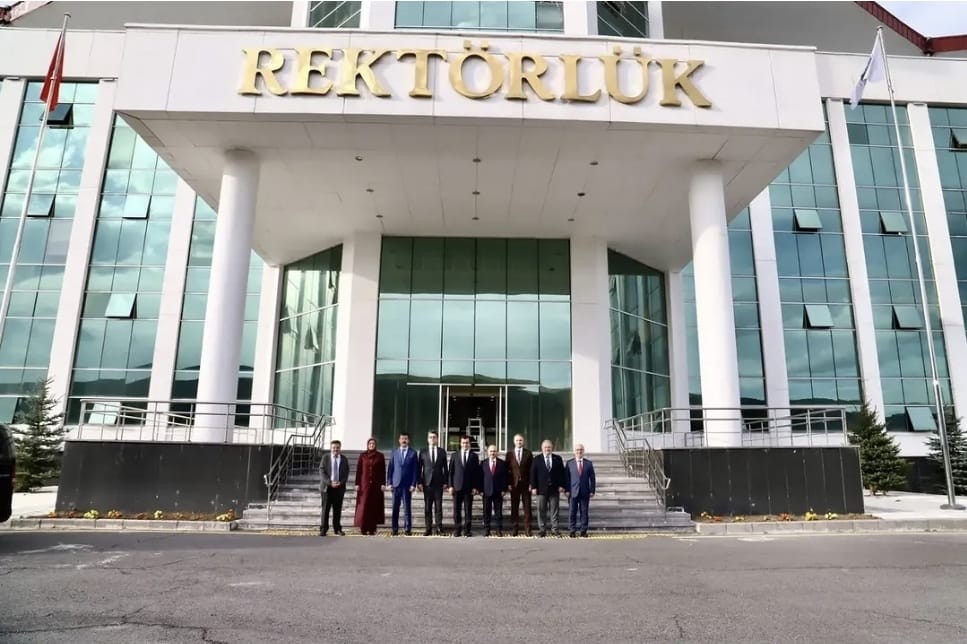ÜAK Yönetim Kurulu Toplantısı Ardahan Üniversitesi Ev Sahipliğinde Gerçekleştirildi fotoğraf 2