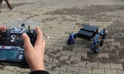 Depremi yaşayan lise öğrencisi arama kurtarma robotu geliştirdi (Video)
