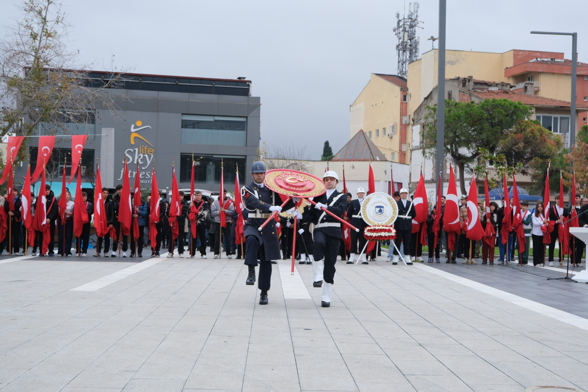ÇOMÜ Ailesi 29 Ekim Cumhuriyet Bayramı Coşkusu Kutlamalarını Cumhuriyet Meydanı'nda Başlattı fotoğraf 4