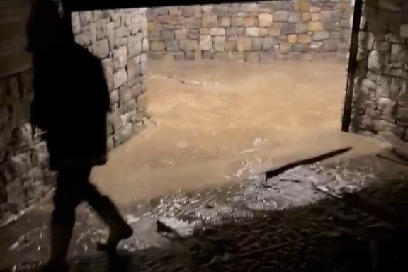 Gökgöl Mağarası'nı su ve çamur bastı: Ziyaretçi girişine kapatıldı