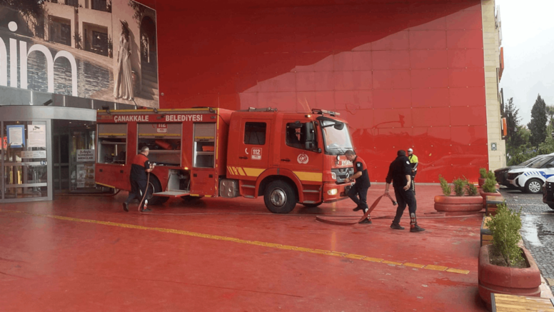 Çanakkale’de AVM’de korkutan yangın