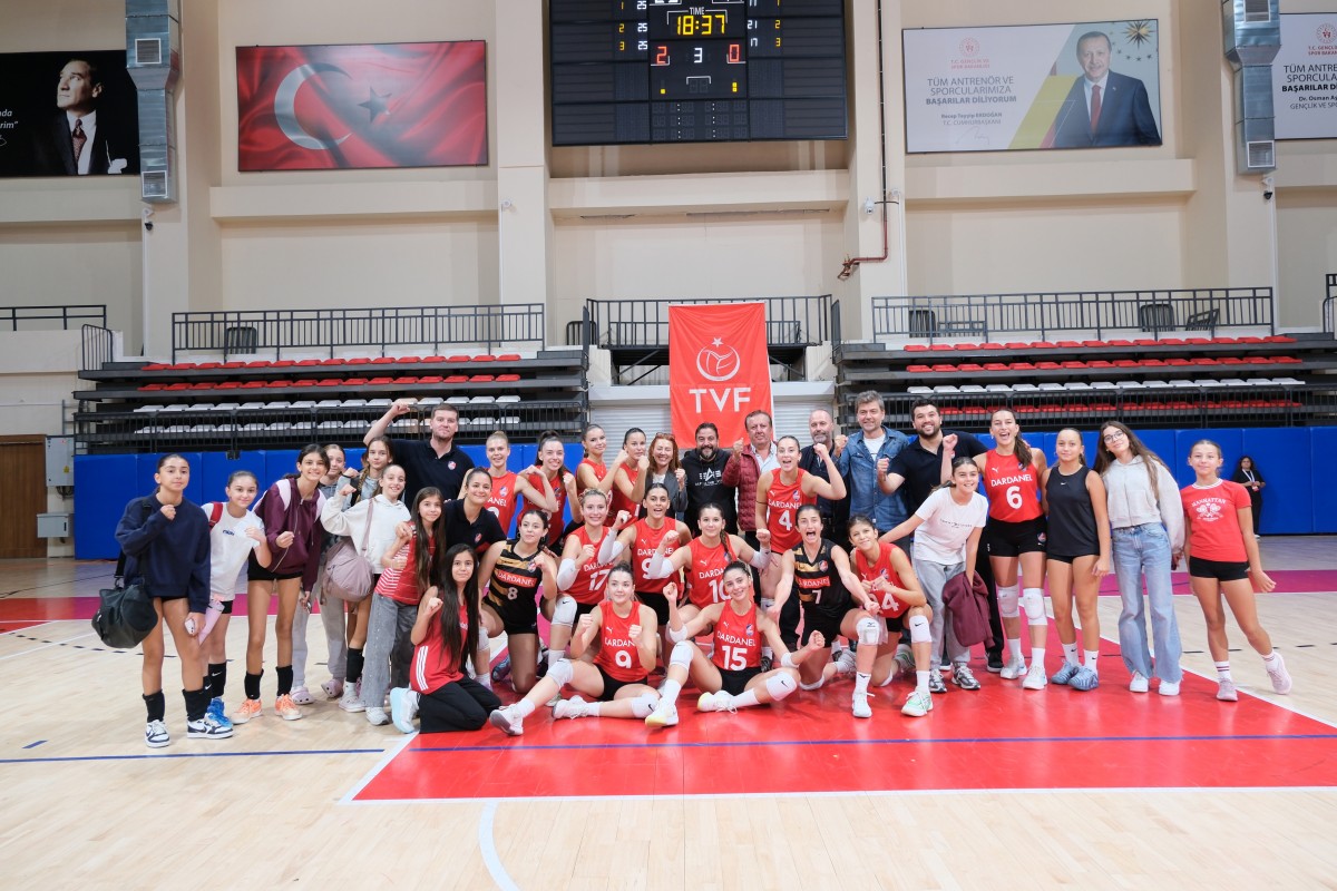 ÇOMÜ SK Kadın Voleybol Takımı’ndan 3-0’lık Galibiyet fotoğraf 9