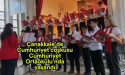 Çanakkale’de Cumhuriyet coşkusu Cumhuriyet Ortaokulu’nda yaşandı (Video)