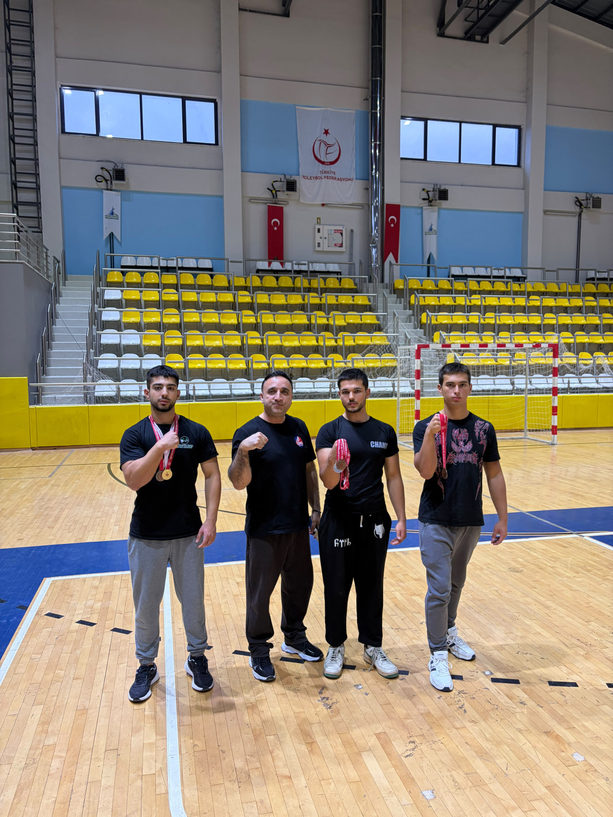 ÇOMÜ Spor Kulübü Bilek Güreşi Sporcularımızdan Gururlandıran Madalya Yağmuru! fotoğraf 1